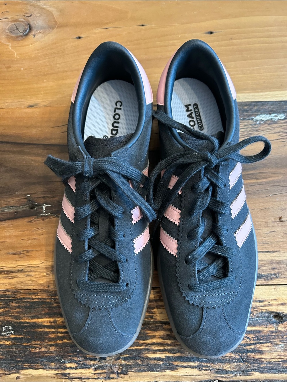 Adidas Stadt women’s Gum Sole Sneakers with Pink Stripes